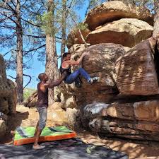 Bouldering ad Albarracín: guida completa e soggiorno alla Posada del Pelaire